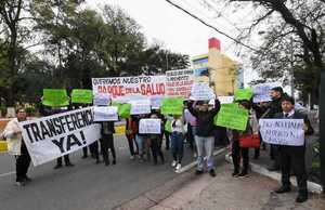 Diario HOY | Disputa por terreno: vecinos de Lambaré se manifiestan