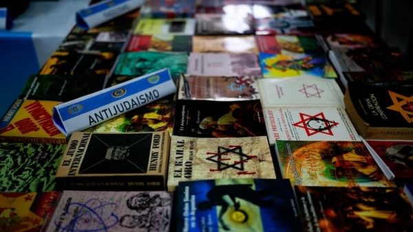 Diario HOY | Desmantelan imprenta de publicaciones nazis en Argentina