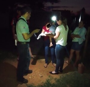 Militar cambió cerradura de la casa y dejó en la calle a su pareja e hijo durante temporal - trece