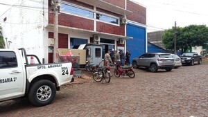 Asaltantes prestan escopeta de un guardia para perpetrar un robo