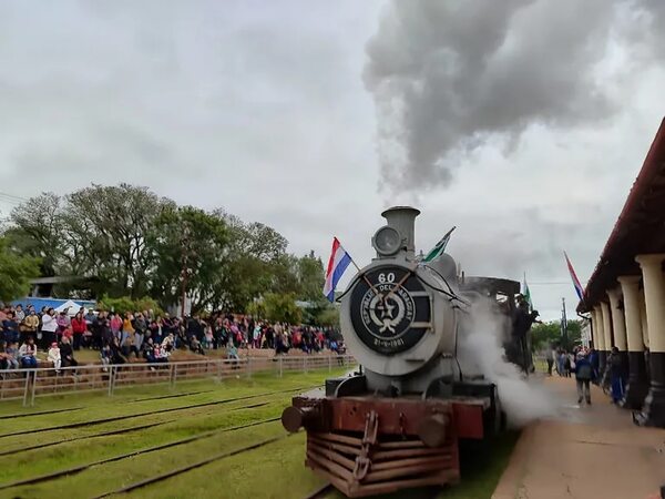 Video: fiesta en Ypacaraí y puesta en movimiento de la Locomotora Nº 60 - Nacionales - ABC Color