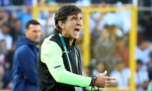 Costas, muy enojado con el rendimiento de Bolivia: “Nos tiene que dar vergüenza”