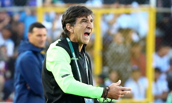 Costas, muy enojado con el rendimiento de Bolivia: “Nos tiene que dar vergüenza”