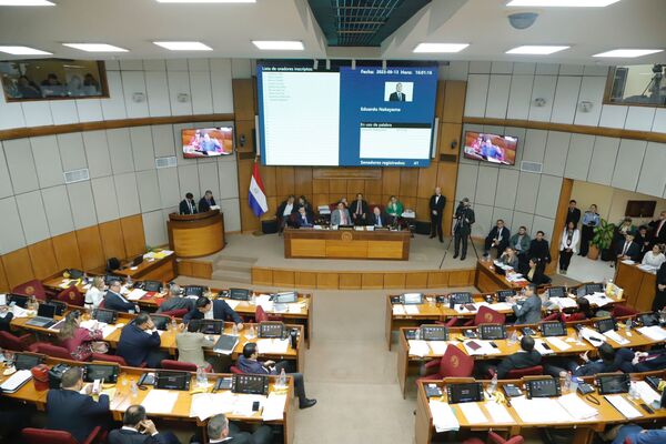 Diario HOY | Senado mantiene su día de sesión, pero cambia el horario