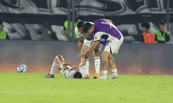 Versus / Cardona: "Luego del partido ante Fluminense, le dije a los jugadores que podíamos dormir tranquilos"
