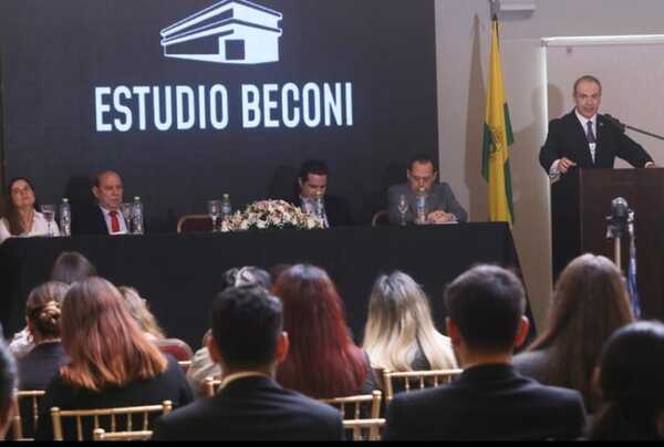 Expusieron sobre las normativas del derecho empresarial, en seminario