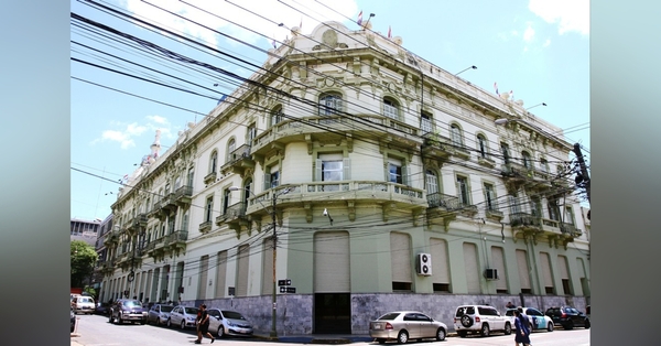 Exdirector de Hacienda fue sentenciado a pagar más de G. 1.700 millones al Estado