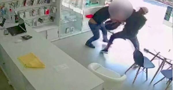 La Nación / Despojan de su arma a asaltante