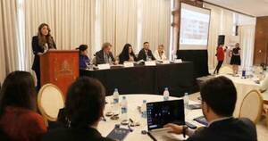 La Nación / Capacitan sobre prevención de lavado de activos