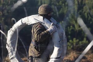 Polonia continuará construcción de barreras fronterizas con Rusia y Bielorrusia - Mundo - ABC Color