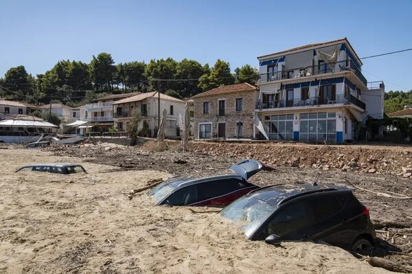 Suben a 16 los muertos por inundaciones en Grecia - Mundo - ABC Color