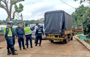 Falsos policías roban camioncito repleto de mercadería en asalto tipo comando - La Clave