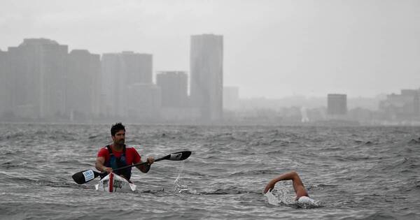 La Nación / Defensor de océanos nadó 500 km del río Hudson
