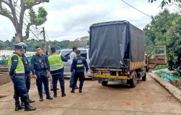 Falsos policías roban camioncito repleto de mercadería en asalto tipo comando