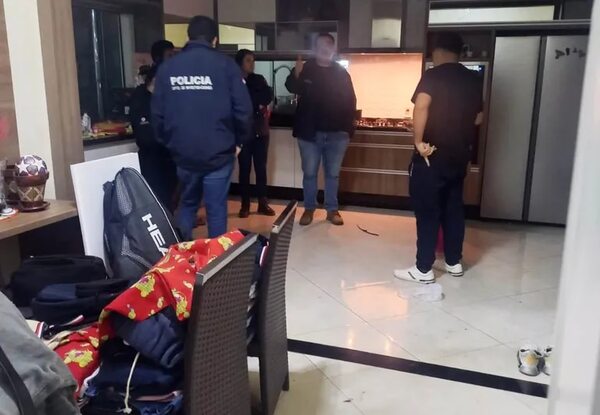 Encapuchados roban dinero y celulares en asalto domiciliario - ABC en el Este - ABC Color