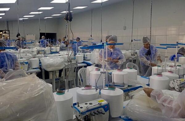 Producción de batas quirúrgicas representa más ingresos para mujeres privadas de libertad - .::Agencia IP::.