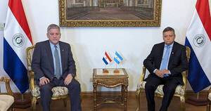 La Nación / Embajador argentino pidió que “los entredichos queden atrás” para resolver el conflicto de la hidrovía