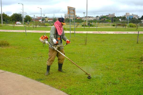 Inician trabajos de limpieza en la costanera de Cambyretá con miras a temporada turística - .::Agencia IP::.