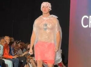 Infiltrado se coló en desfile de Nueva York como todo un modelo