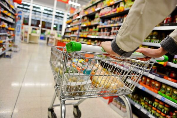 Optimismo de consumidores bajó levemente en agosto, según BCP - MarketData