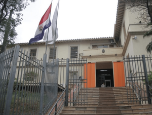 Atención médica en consultorios debe durar 12 minutos por paciente, dice resolución de Salud · Radio Monumental 1080 AM