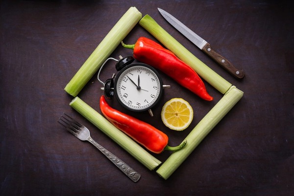 Diario HOY | ¿Cuál es la mejor hora para cenar y acelerar el metabolismo?