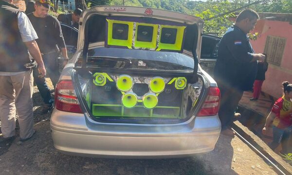 Localizan vehículo utilizado en asalto a depósito