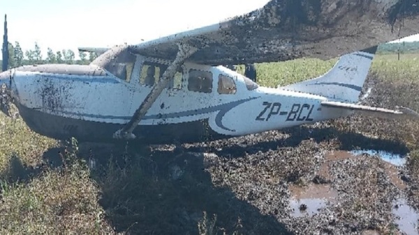 Caazapá: Avioneta realiza aterrizaje de emergencia tras falla mecánica - Noticias Paraguay