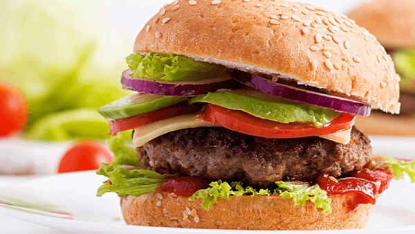 Invitan a una hamburgueseada solidaria este viernes en Asunción