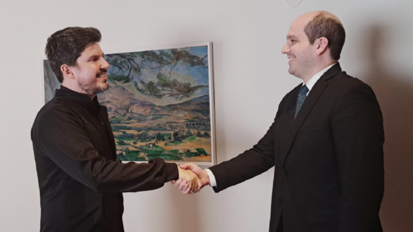 Tras polémica, Dinavisa y Federación de odontólogos trabajarán juntos