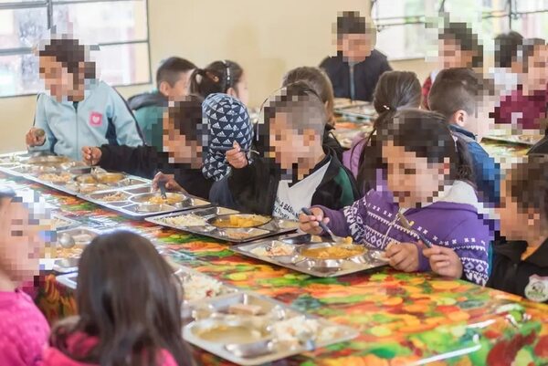 Almuerzo escolar llegará tarde y solo 35 días en Santa Rosa del Monday - ABC en el Este - ABC Color