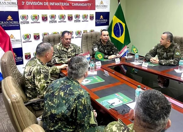 Reunión regional de ejércitos de Paraguay y Brasil en Ciudad del Este - Nacionales - ABC Color