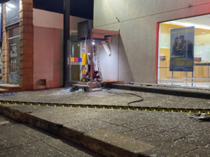 Hacen explotar un cajero automático en Fernando de la Mora - trece