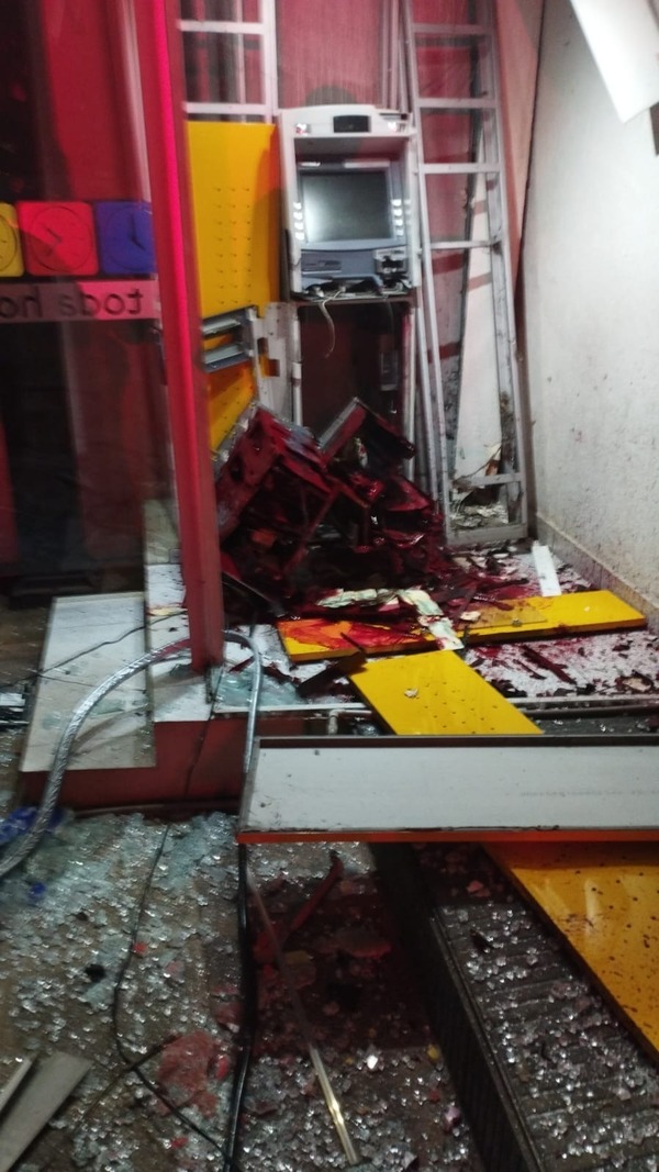 Intentaron robar un cajero automático sobre Acceso Sur | 1000 Noticias