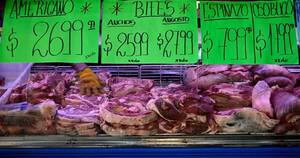 La Nación / Alta inflación obliga a consumir menos carne en Argentina