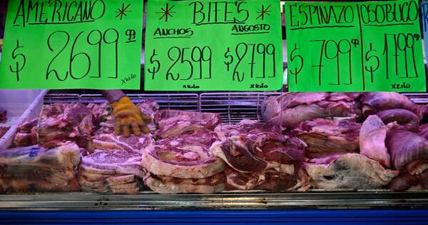 La Nación / Alta inflación obliga a consumir menos carne en Argentina