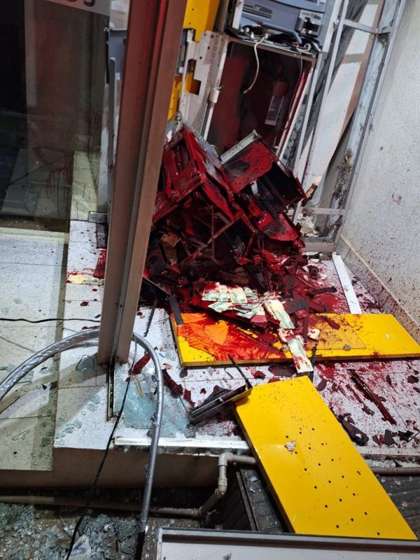 Explosionaron cajero pero los billetes salieron entintados