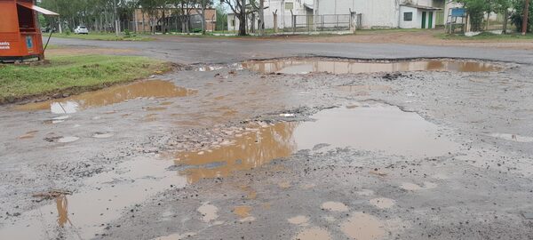 Pobladores del barrio Estación denuncian el estado del Boulevard Yegros y Avenida España.