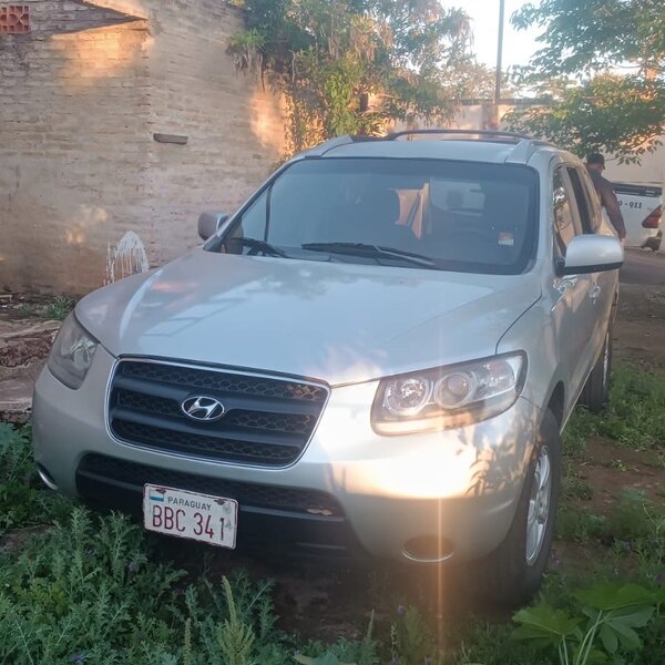 Delincuentes abandonan camioneta tras frustrado robo a cajero en Fernando de la Mora