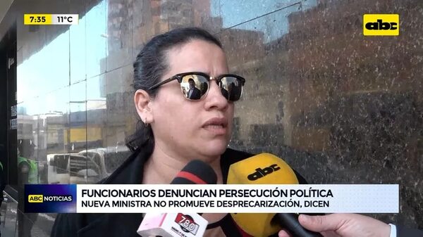 Video: funcionarios del Ministerio de Trabajo denuncian persecución política - ABC Noticias - ABC Color