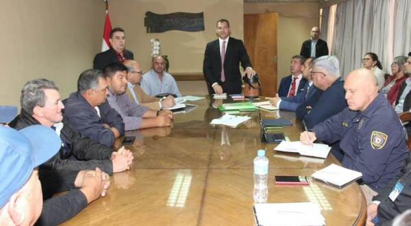 Coordinan acciones para fortalecer la producción hortícola y aumentar la lucha contra el contrabando