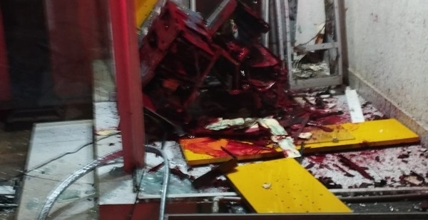 Intento de robo de cajero: Explosión activa entintado de billetes