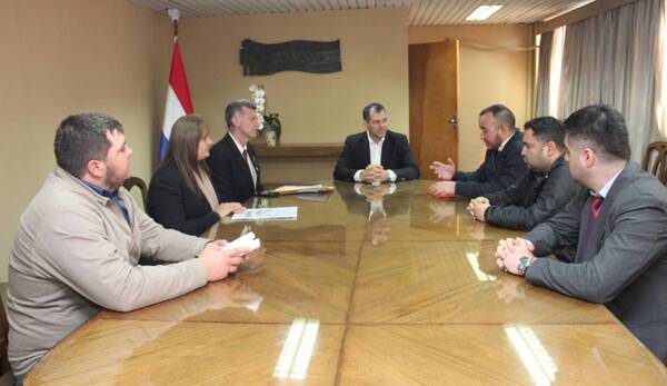 MINISTERIO DE AGRICULTURA Y GANADERÍA TRABAJARÁ EN PROYECTOS PARA FORTALECER EL SECTOR AGROPECUARIO EN NATALIO