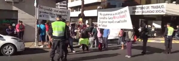 Ministerio de Trabajo: denuncian persecución a funcionarios del gobierno anterior - Nacionales - ABC Color