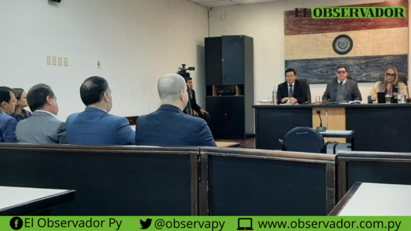 Tribunal excluye pruebas en juicio al exfiscal general Javier Díaz Verón y esposa