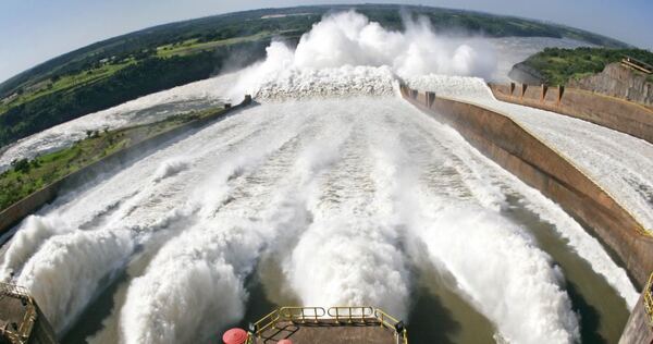 Paraguay es único país en América Latina en generar excedente de energía limpia