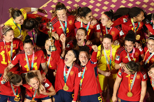 Versus / Casi la totalidad de las campeonas del mundo con España no volverá a las "Roja"