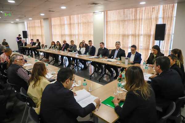 Trabajo: Consejo Tripartito instalará mesas para dialogar sobre libertad sindical, política salarial y seguridad social - MarketData
