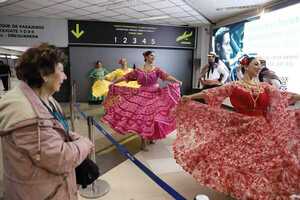 Día de la Polka Paraguaya: ballet lleva la magia de esta danza a diversos puntos de la ciudad - .::Agencia IP::.