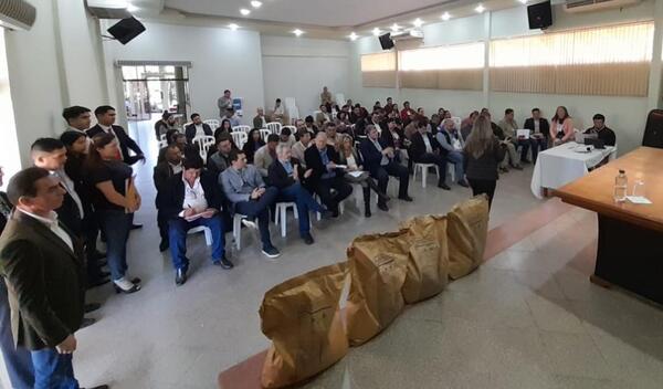 Intendentes de los 22 distritos participan en jornada de planificación con el gobernador del Caaguazú